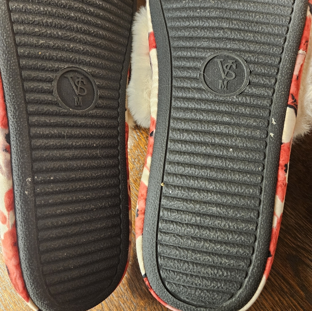 Victoria's Secret Floral Slippers with Cream Fur - Picture 8 of 8